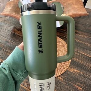 Stanley Protour Dried Pine 30oz Quencher Tumbler